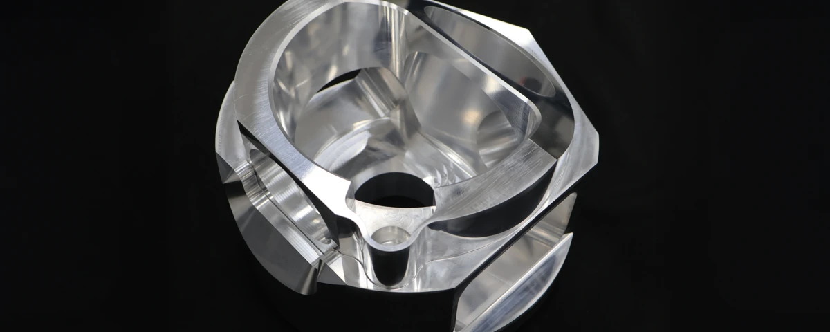 Ein komplexes Bauteil für ein EUV-Lithografiesystem für die Halbleiterfertigung.