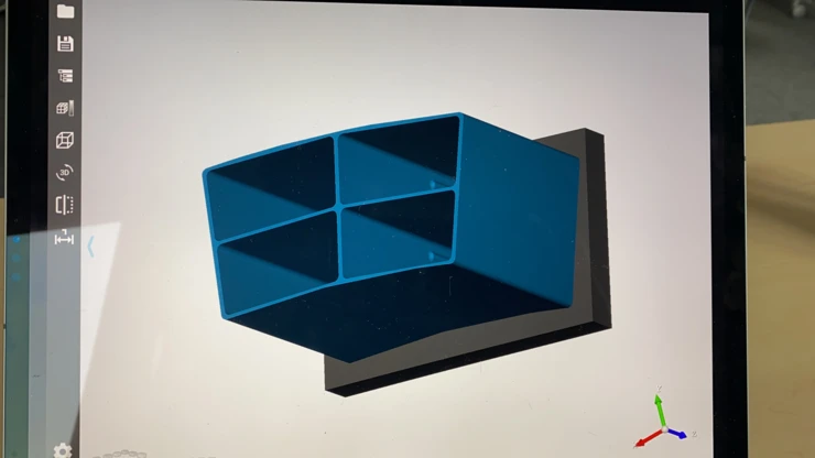 CAD/CAM-Programm einer tiefen Tasche.