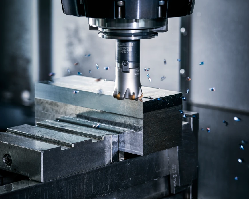 The Spinworx milling system mills a component. These are premiumtools from Pokolm.