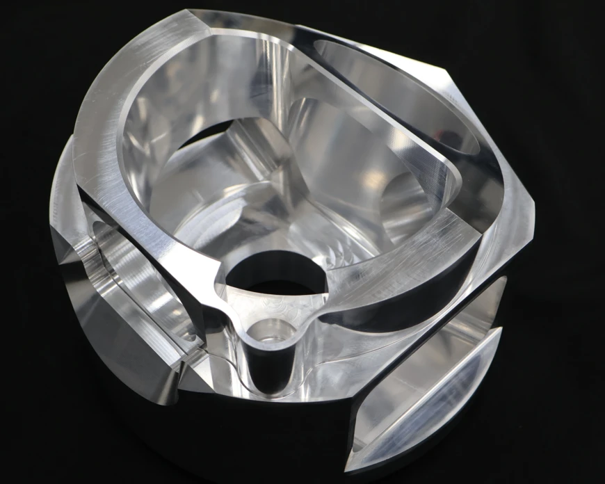 Ein komplexes Bauteil für ein EUV-Lithografiesystem für die Halbleiterfertigung.